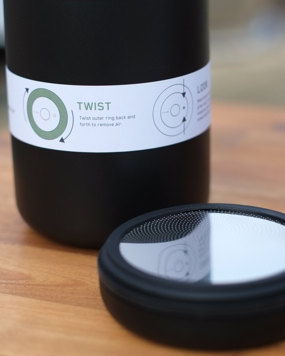Fellow Atmos Vacuum Canister, Black 1.2L - فولت VOLT