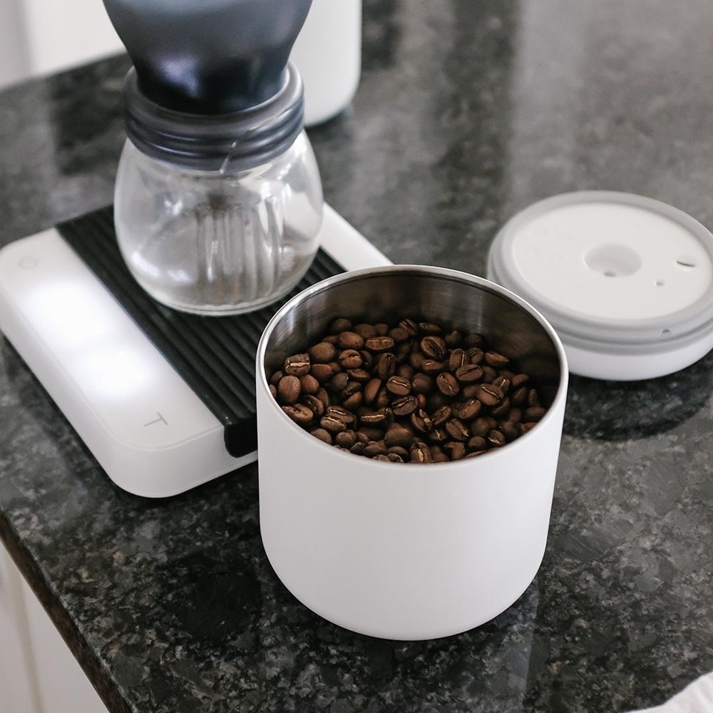 Fellow Atmos Vacuum Canister, 0.7L WhiteCoffee Canisterفولت VOLT