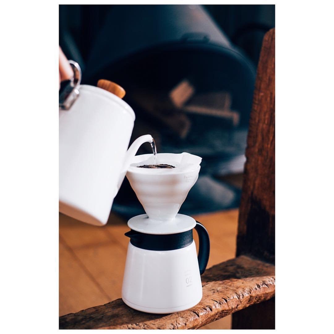 Hario V60 Insulated Stainless Steel Server 600 - WhiteV60 Coffee Serverفولت VOLT