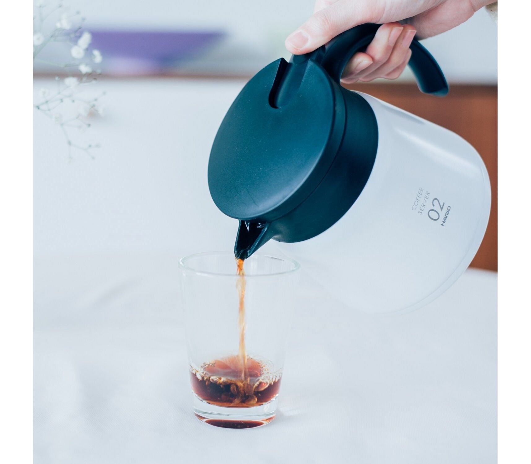 Hario V60 Insulated Stainless Steel Server 600 - White - فولت VOLT